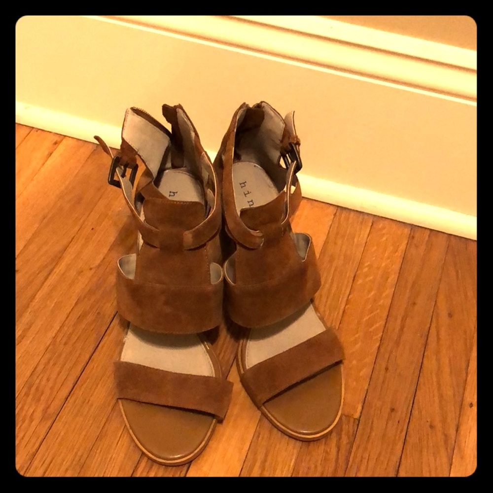 Hinge Cora block heel - size 8.5